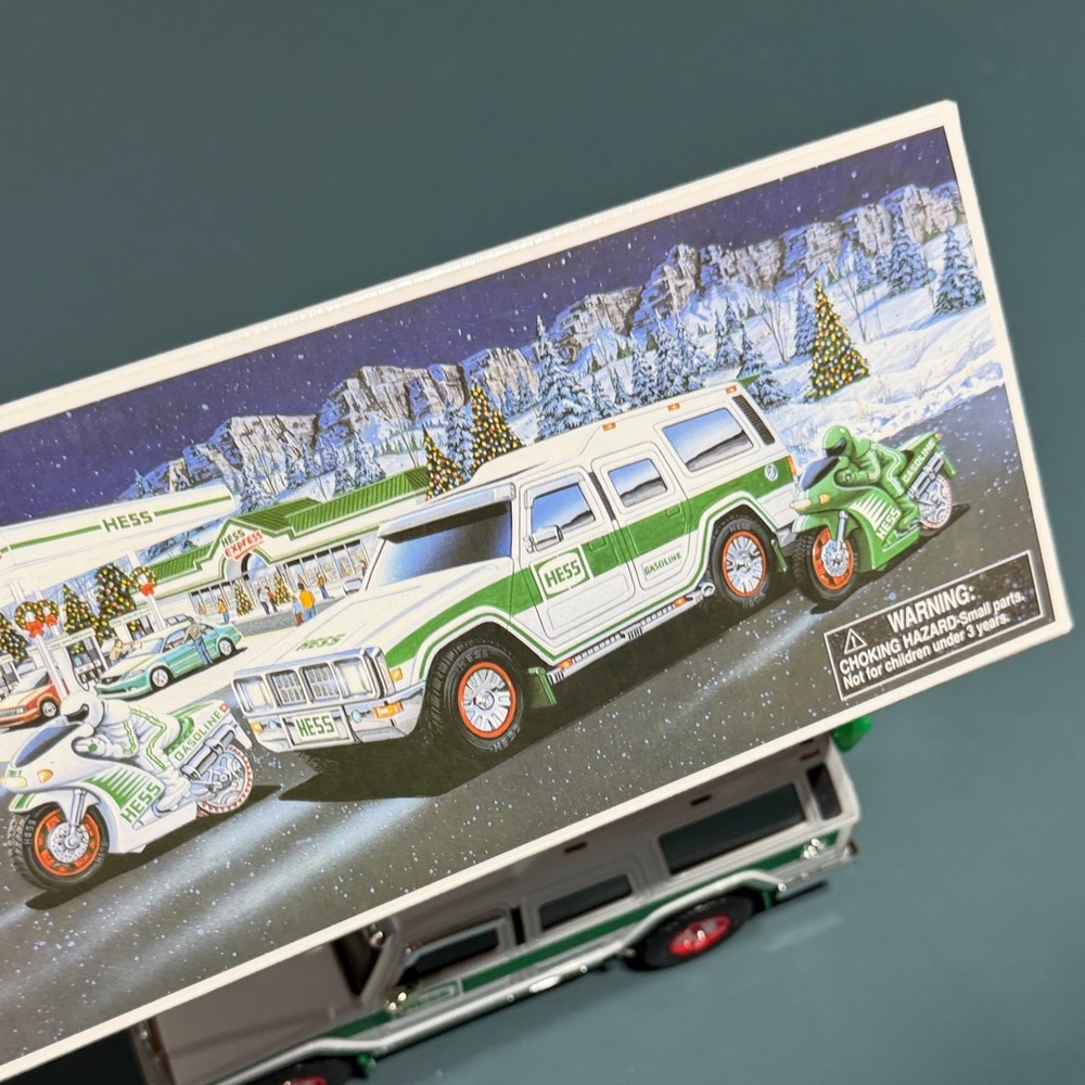 HESS White & Green Sport Utility Vehicle Toy - Picture 6 of 8